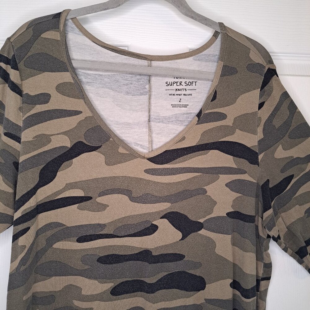 Torrid Super Soft Knits Camo V Neck Tunic Top Plus Size 2 - Picture 3 of 7